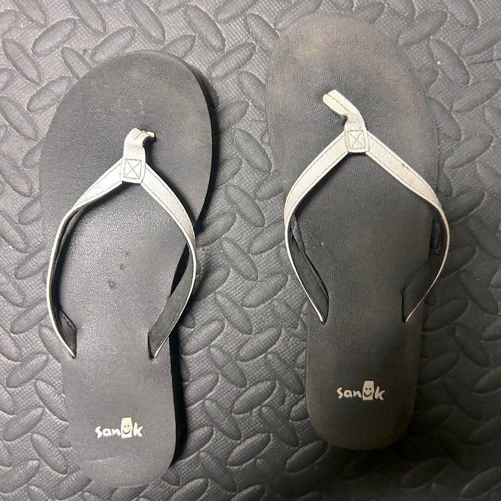 Sanuk Yoga  Joy flip flops
